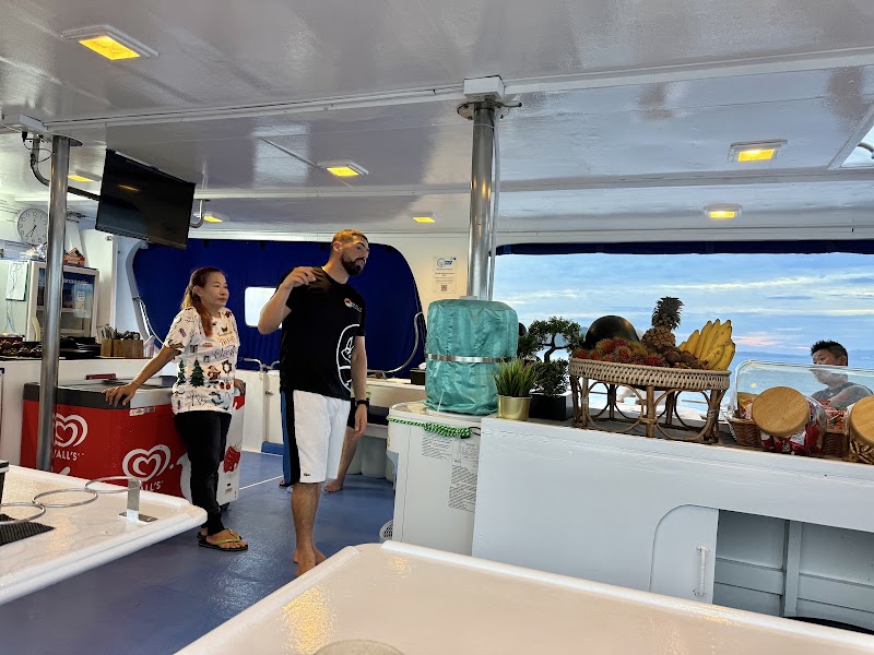 Manta Queen Liveaboard - Manta Queen Liveaboard 13/47 Building B Moo 7 T. Khuk Khak A. Takuapa, ตำบลคึกคัก อำเภอตะกั่วป่า พังงา 82220, Thailand
