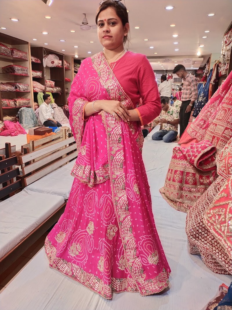 M.S.Fashion - M.S.Fashion Near Choda Rasta, WRCC+X5G, Lal Ji Sand Ka Rasta, Chaura Rasta, Tripolia Bazar, Modikhana, Jaipur, Jaipur Nagar Nigam Area, Rajasthan 302003, India