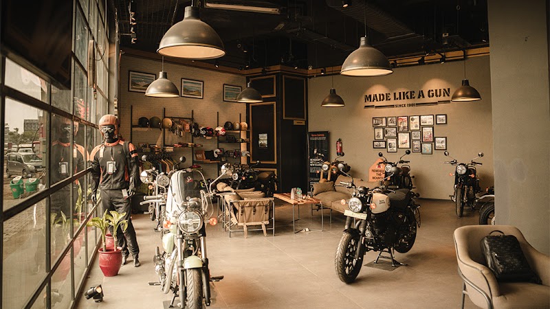 Royal Enfield Showroom - Blue Sapphire Motors - Royal Enfield Showroom - Blue Sapphire Motors Blue Sapphire Motors, Srikant Verma Marg, Vaishali Nagar, Chowk, Bilaspur, Vidya Nagar, Chhattisgarh 495004, India