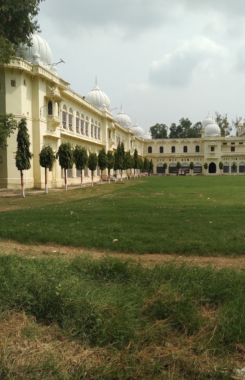 LU Chatra Sangh Chauraha - LU Chatra Sangh Chauraha VW7P+QRP, Babuganj, Hasanganj, Lucknow, Uttar Pradesh 226007, India
