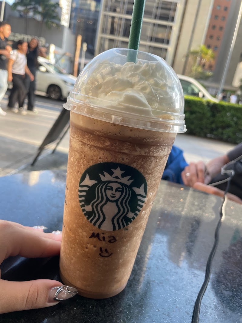 Starbucks - Starbucks, R. Gomes de Carvalho, 1740 - Loja 6 - Vila Olímpia, São Paulo - SP, 04547-006, Brazil