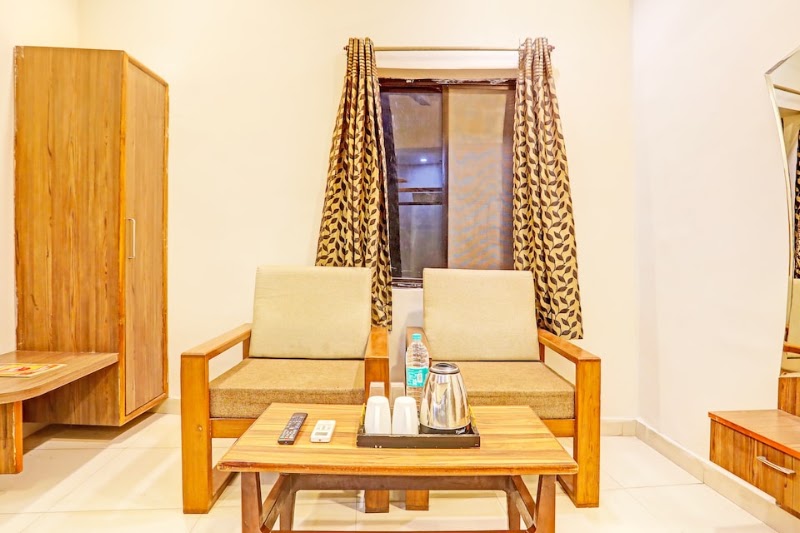 Hotel O by OYO Jaistambh Chowk Formerly Guru Kirpa - Hotel O by OYO Jaistambh Chowk Formerly Guru Kirpa formerly Guru Kirpa, Hotel O, Jaistambh Chowk, Moudhapara, Raipur, Chhattisgarh 492001, India