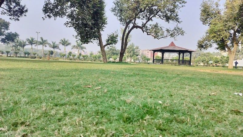 Mango Orchard Park - Mango Orchard Park FF 4 , near tempo stand Andheria more, Desu Colony, Mehrauli, New Delhi, Delhi 110070, India