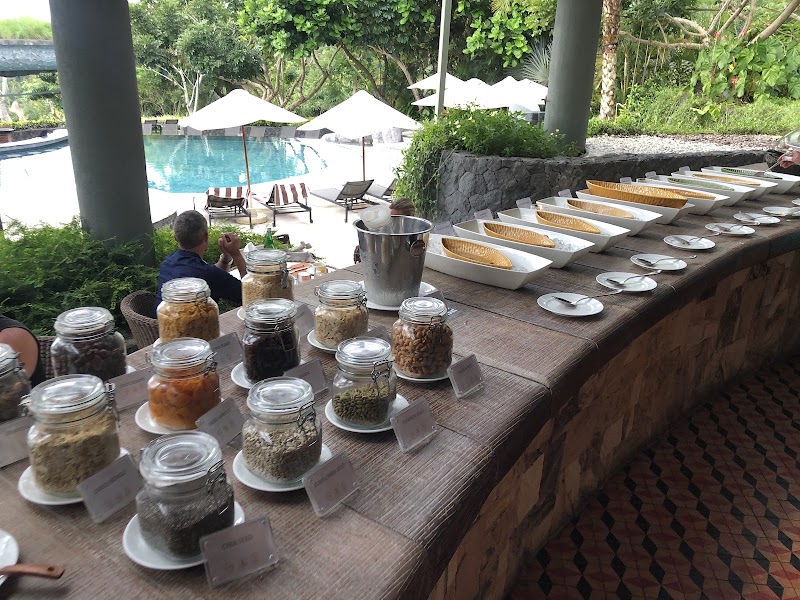 The Pool Cafe & Bar at Padma Resort Ubud - The Pool Cafe & Bar at Padma Resort Ubud, Br. Carik, Puhu, Kec. Payangan, Kabupaten Gianyar, Bali 80572, Indonesia