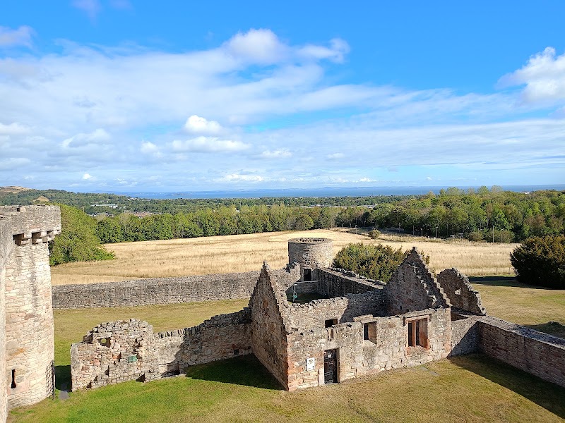 Craigmillar Castle - Craigmillar Castle Rd, Edinburgh EH16 4SY, UK