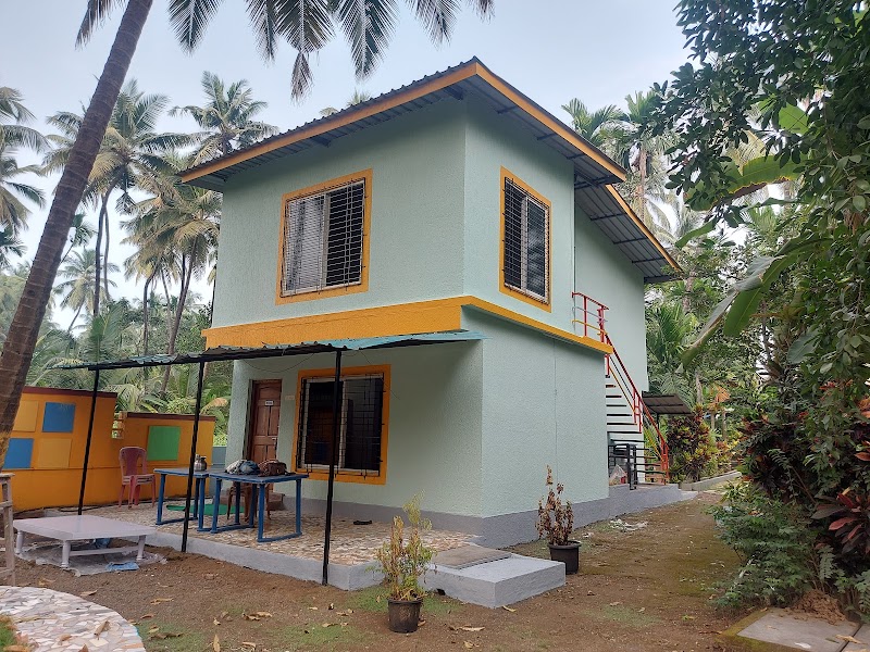 Naik’s Resort - Naik’s Resort, Varsoli Naik Ali, Bhawani shankar path, MV48+QVJ, Bhavani Path, RCF Colony, Divi Parangi, Varasoli, Maharashtra 402201, India