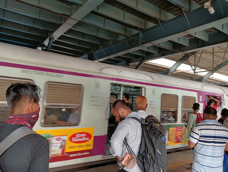 Andheri Local Station - Andheri Local Station 4R9X+X58, Railway Colony, Andheri East, Mumbai, Maharashtra 400069, India