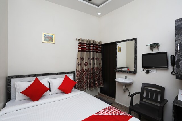 OYO Flagship 26612 Phoenix Inn - OYO Flagship 26612 Phoenix Inn 74, Gali no-2, Station Rd, Narmada Para, Balaji Nagar, Raipur, Chhattisgarh 492009, India