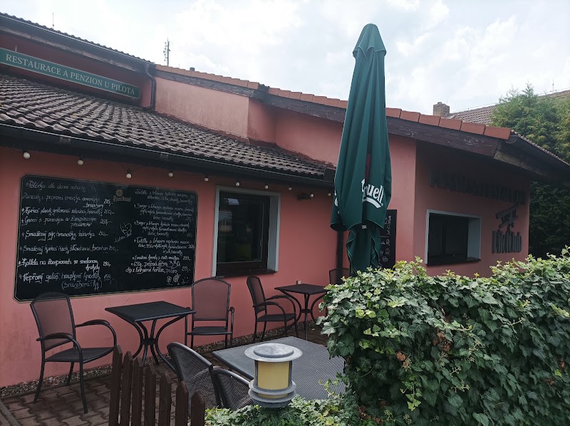 Restaurace-Penzion U Pilota - Restaurace-Penzion U Pilota, Na Hlavní silnici 171, 252 68 Kněževes-Středokluky, Czechia
