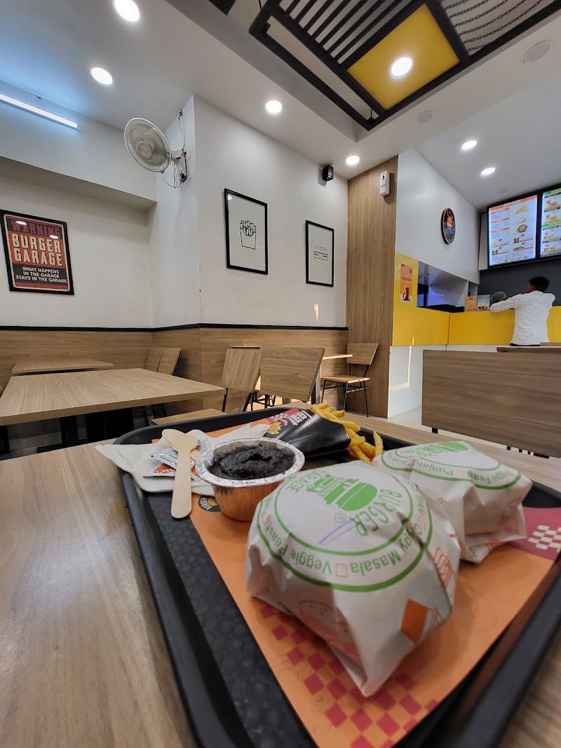 BURGER GARAGE TALWANDI - BURGER GARAGE TALWANDI, Sector - C-20, opposite Kali Mata Mandir, near anil kothari doctor, Sector - C, Talwandi, Kota, Rajasthan 324005, India