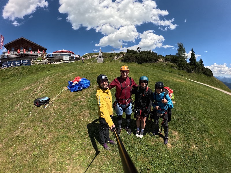 FlyTandem Paragliding Werfenweng - FlyTandem Paragliding Werfenweng, Weng 149, 5453 Werfenweng, Austria
