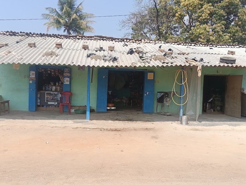 HUKUM KIRNA STORE bike service senter - HUKUM KIRNA STORE bike service senter PVH3+RM, Bilaspur, Gaurella, Dewargawa, Chhattisgarh 495117, India
