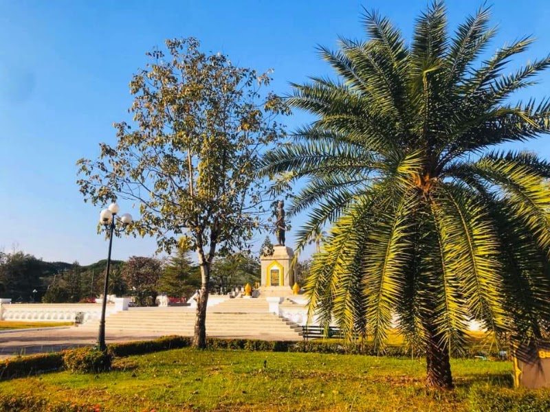 Fa Ngum Statue - Fa Ngum Statue, Rue Setthathilath, Vientiane, Laos