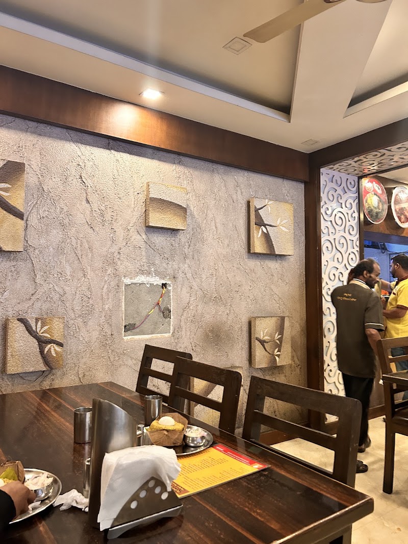 Chikpet Donne Biryani House - Since 1975 Vijayanagar - Chikpet Donne Biryani House - Since 1975 Vijayanagar SBI Staff Colony, Hoshalli Extension, Stage 1, Vijayanagar, Bengaluru, Karnataka 560040, India