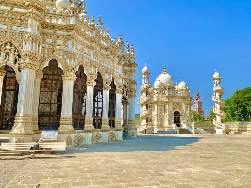 Mahabat Maqbara Palace - Mahabat Maqbara Palace, Junagadh - Mendarda Hwy, Mullawada, Junagadh, Gujarat 362001, India