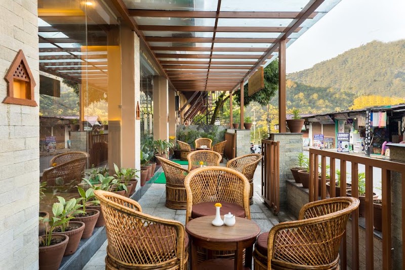 Hotel Lake Shore - Hotel Lake Shore Pragati Marga, Pokhara 33700, Nepal