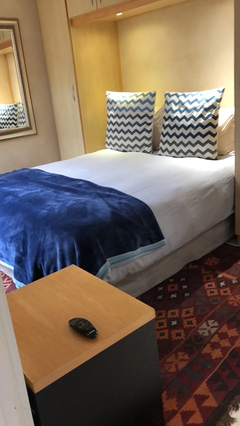 Gordon's Guesthouse - Gordon's Guesthouse, 25 Highfield St, Green Point, Cape Town, 8051, South Africa