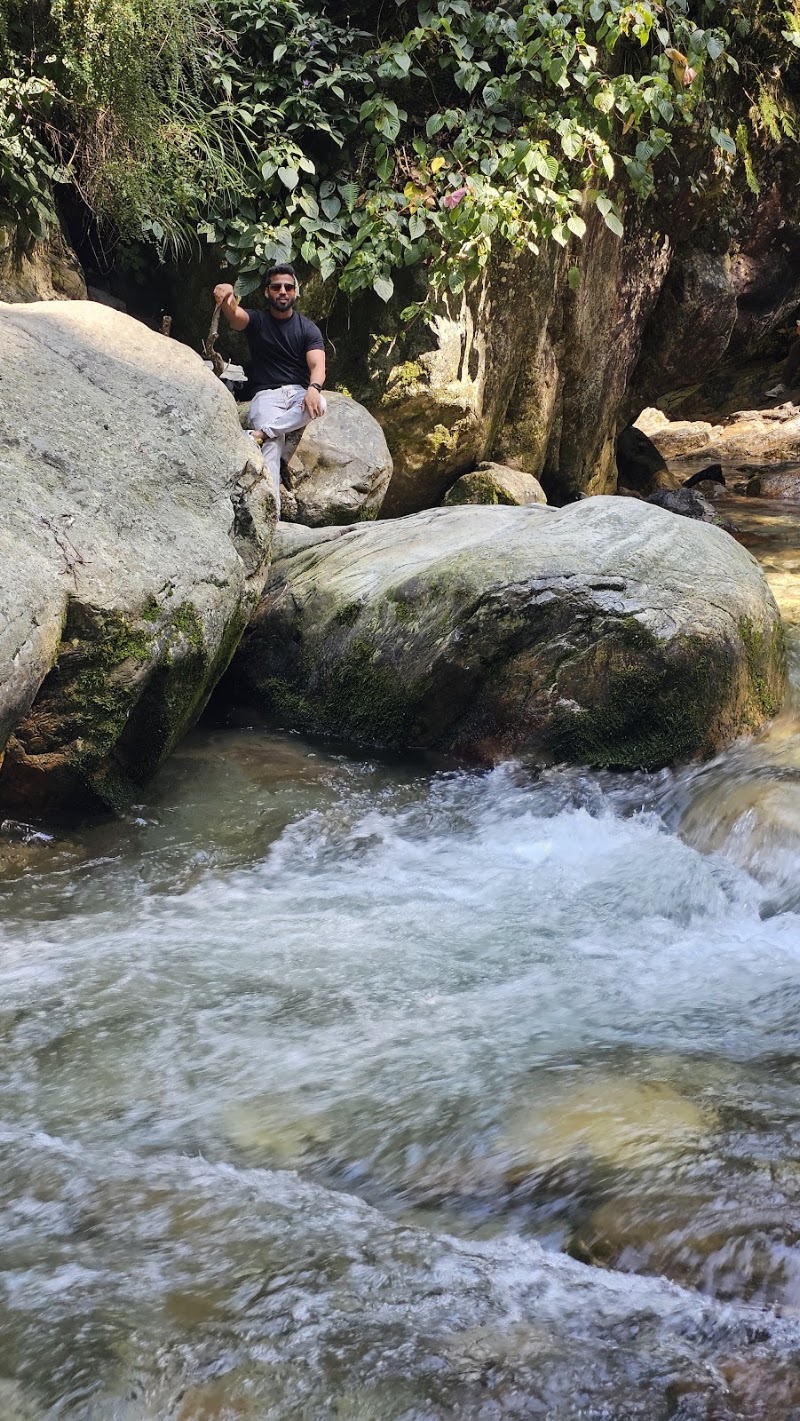 Kulhi Katandi (Jibhi) - Kulhi Katandi (Jibhi) H9M5+VC, Rashala, Himachal Pradesh 175123, India