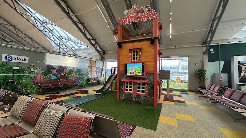 Tallinn Airport - Tallinn Airport, Tartu mnt 101, 10112 Tallinn, Estonia