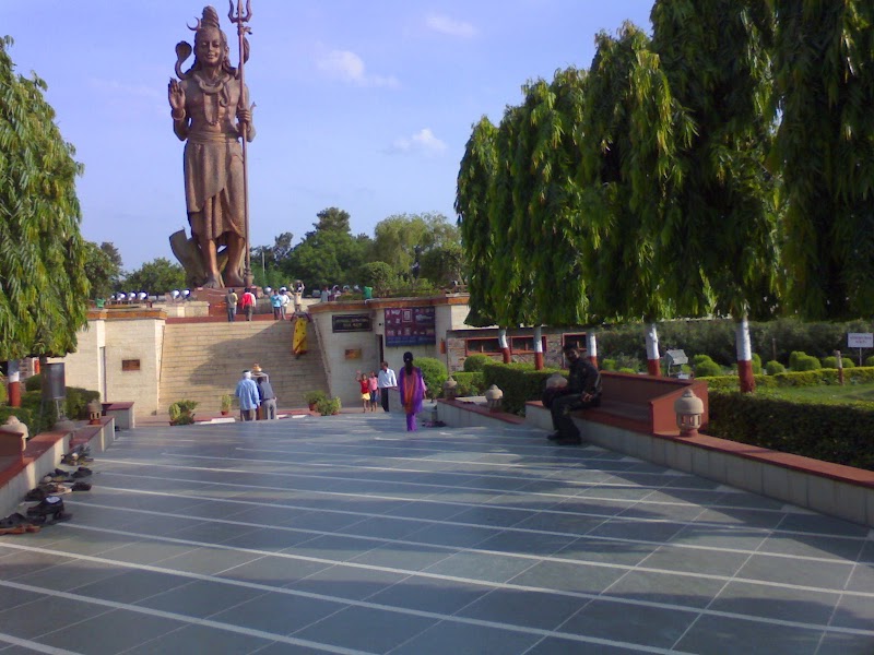 Shiv Murti, Gurugram - Shiv Murti, Gurugram 551, Palam Vihar Rd, Chauma Village, Sector 1, Palam Vihar, Gurugram, Haryana 122017, India