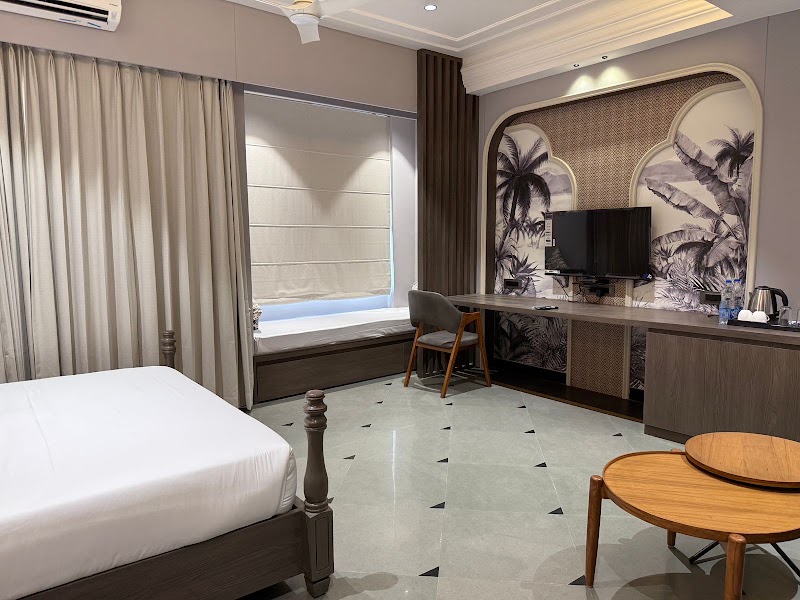 The Luxury Tiger - The Luxury Tiger, 5/264 Gadiya Devra, chowk, Chand Pol Rd, Hotel Gangaur Palace, Udaipur, Rajasthan 313004, India