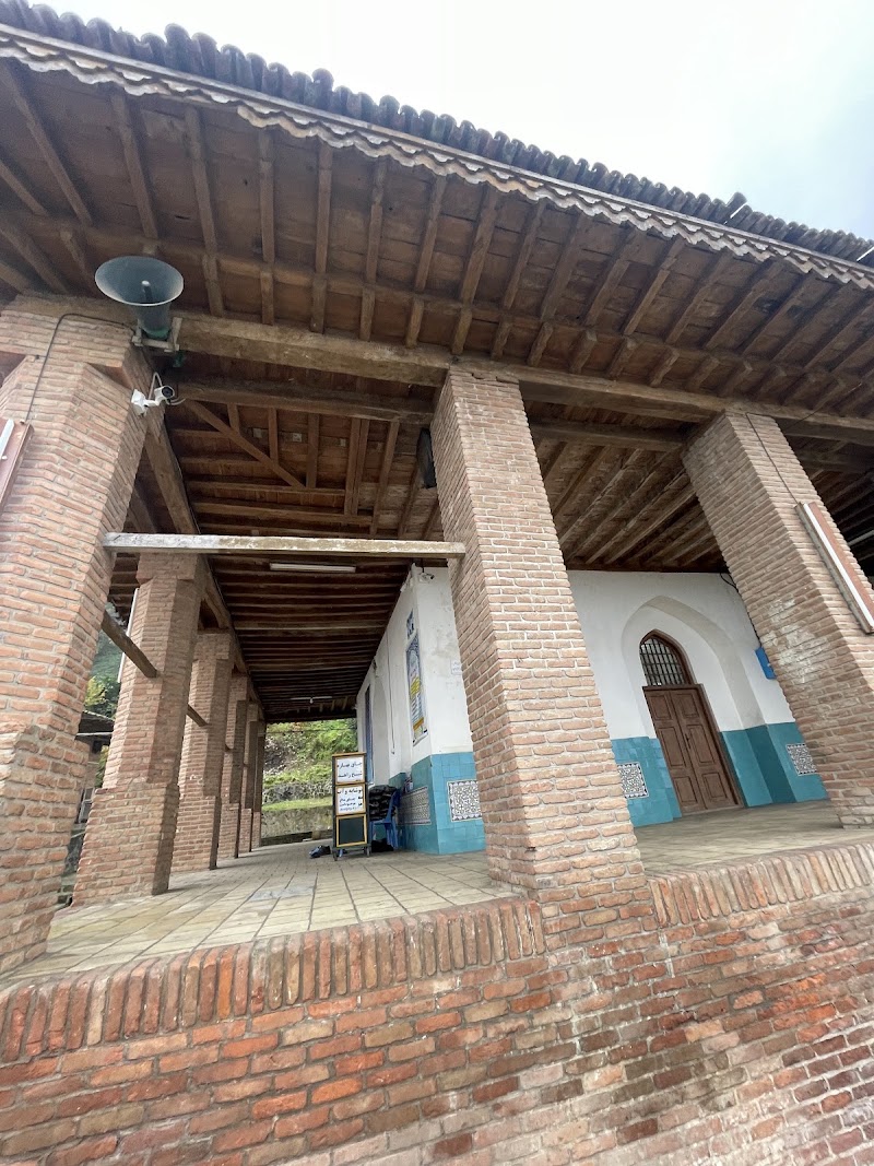 Sheikh Zahed Gilani's Shrine - Sheikh Zahed Gilani's Shrine, Gilan Province, Lahijan, جاده شیخانبر - گوهر سرا، لاهيجان، استان گیلان،، Sheikh Zahed Gilani's Shrine, Iran