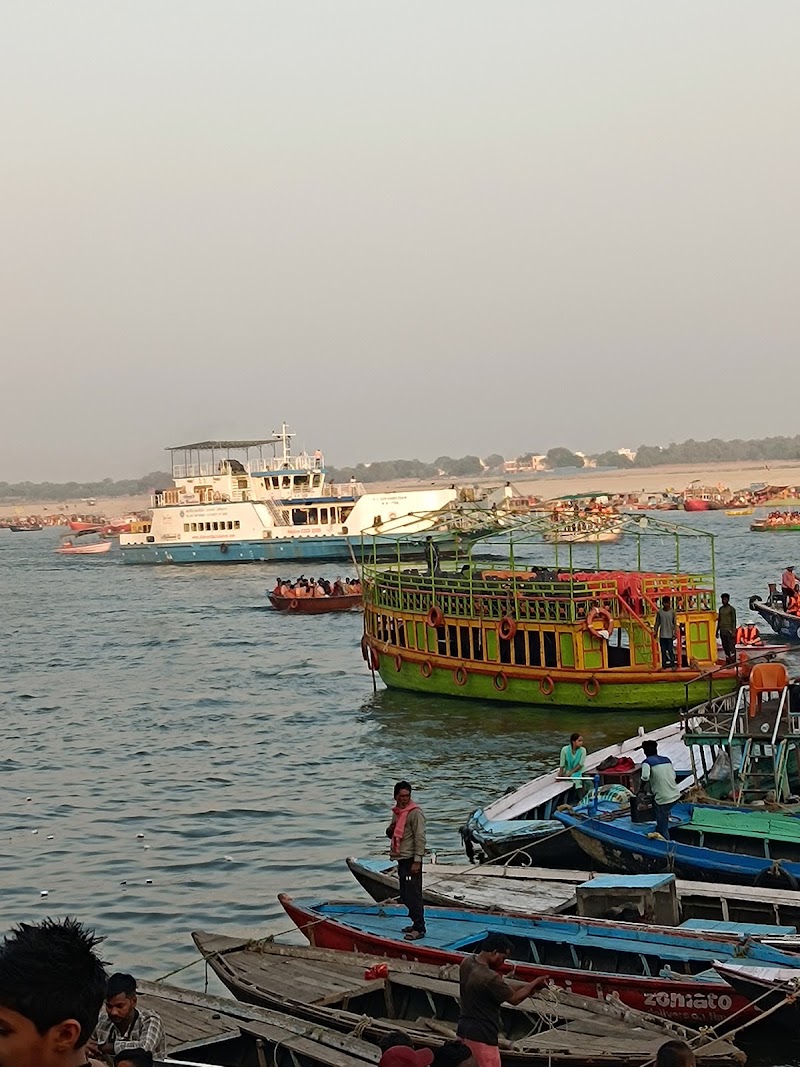 Shri Kashi Vishwanath Jyotirlinga, Darshanam - Shri Kashi Vishwanath Jyotirlinga, Darshanam Bhandari gali, Lahori Tola, Varanasi, Uttar Pradesh 221001, India