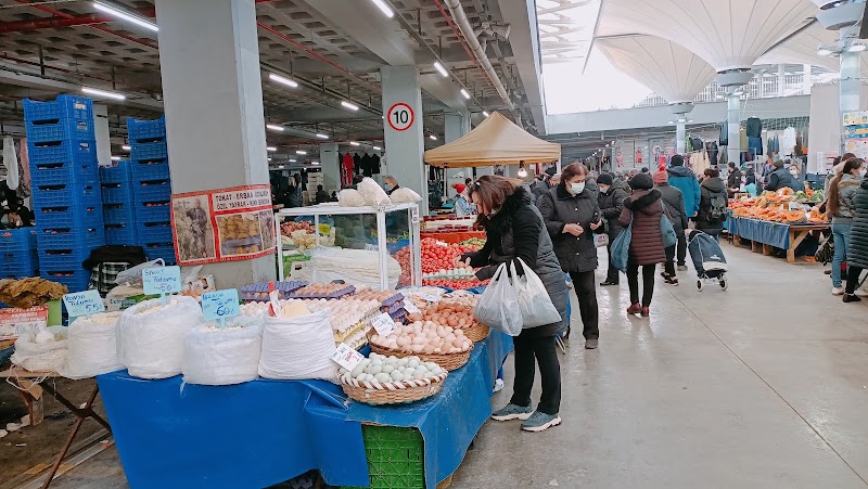 Tuesday and Friday bazaar - Tuesday and Friday bazaar, Hasanpaşa, Uzunçayır Cd., 34722 Kadıköy/İstanbul, Türkiye