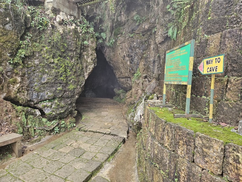 Arwah Cave - Arwah Cave 7PXG+CGH, Sohra, Meghalaya 793108, India