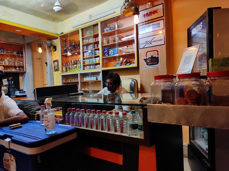 Chai Junction - Chai Junction Agarsen Bhawan, gali, gurudwara rd, beside HimHuHum Time readymade, Khalifabagh Chowk, Shah Market, Bhagalpur, Bihar 812002, India