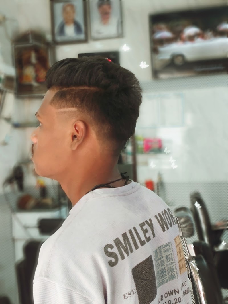 suraj man's salon - suraj man's salon, 6MP8+729, Shatabdi Nagar, Telibandha, Raipur, Chhattisgarh 492001, India