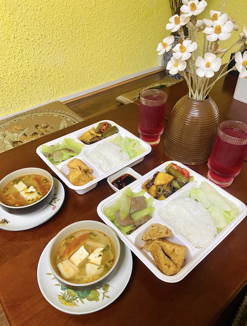 Dayā Garden Vegetarian & Vegan - Nhà Hàng Chay Việt - Dayā Garden Vegetarian & Vegan - Nhà Hàng Chay Việt 39/17 P. Hai Bà Trưng, Cửa Nam, Hà Nội, Vietnam