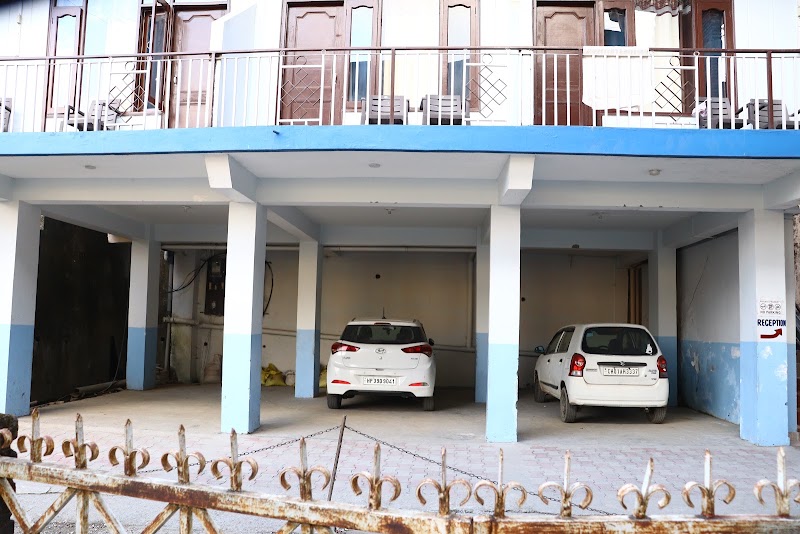 Hotel Hillora Mcleodganj - Hotel Hillora Mcleodganj Shivam Marg, Jogiwara Rd, McLeod Ganj, Dharamshala, Himachal Pradesh 176215, India