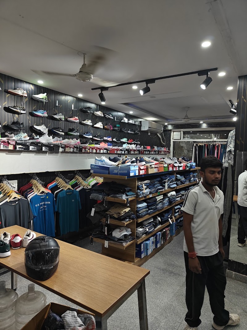 Discount Junction Gurgaon - Discount Junction Gurgaon SHOP NO. A-3, Bajghera Rd, opp. Mahindra aura, Block A, FLATS, Sector 110, Gurugram, Haryana 122017, India