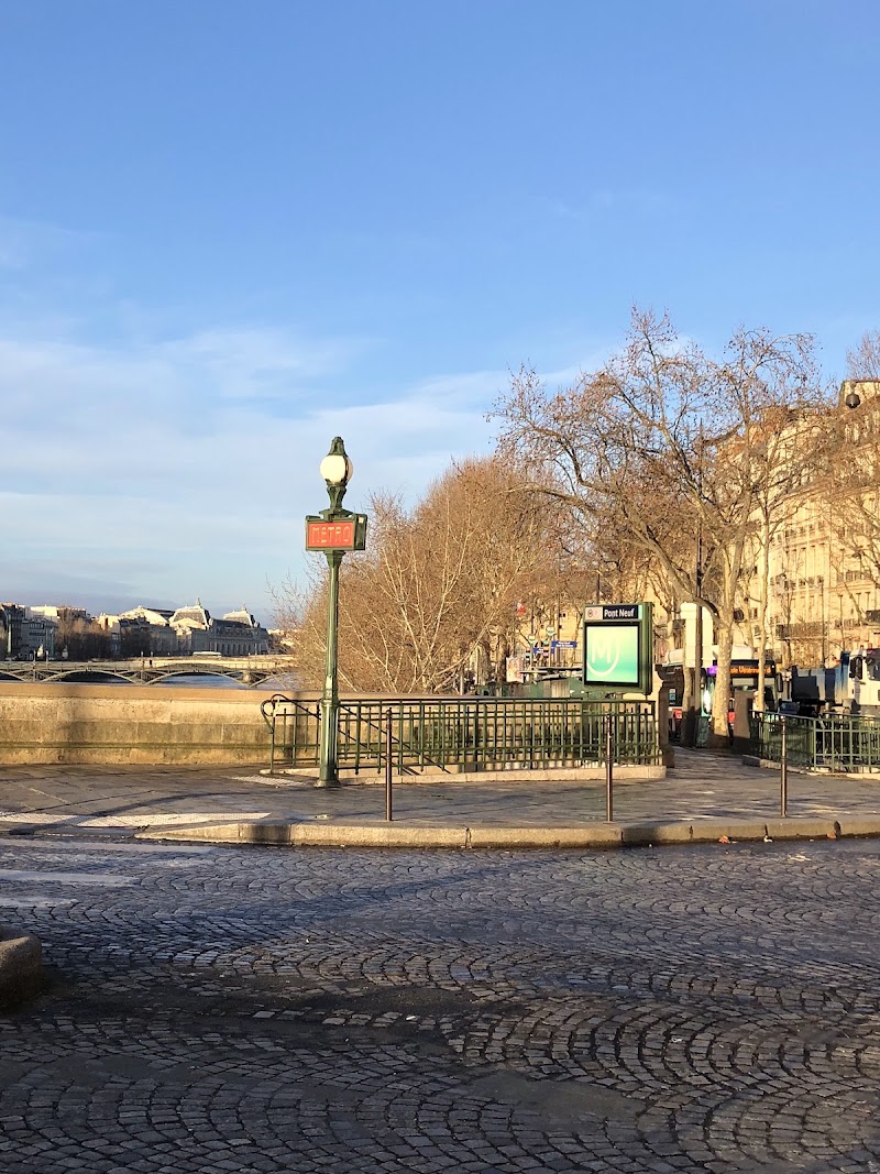Pont Neuf - Pont Neuf 75001 Paris, France