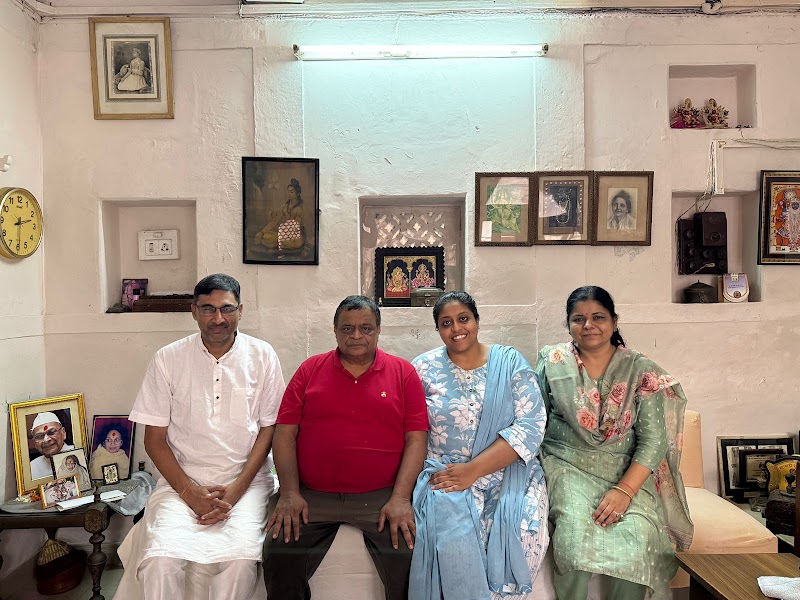 Roobaroo Walks - Roobaroo Walks, Roobaroo@Pilgrims Book House, 27/98 A - 8, Nawabganj Rd, Nawabganj, Durgakund, Jawahar Nagar Colony, Bhelupur, Varanasi, Uttar Pradesh 221005, India