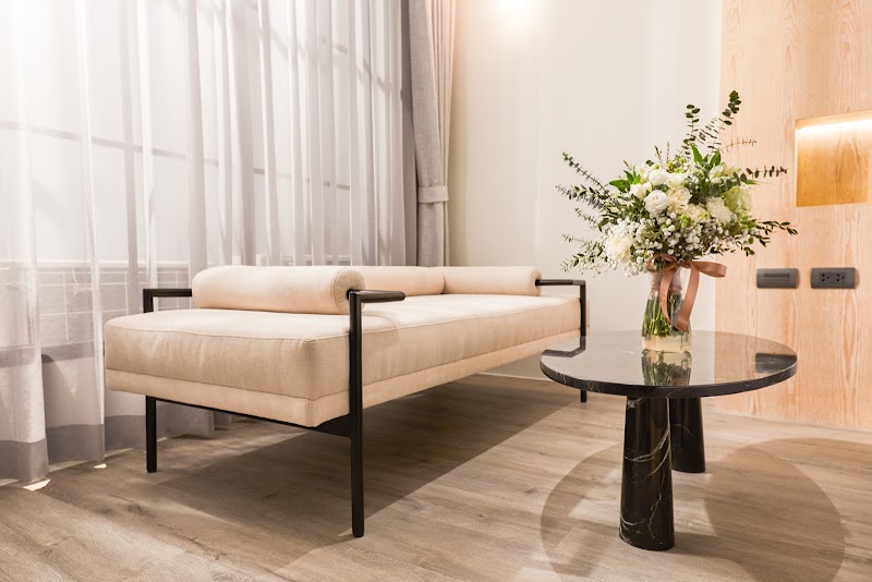 Hotel Sapin Bangkok - Hotel Sapin Bangkok 6 Soi Charat Mueang, Khwaeng Rong Muang, Pathum Wan, Krung Thep Maha Nakhon 10330, Thailand