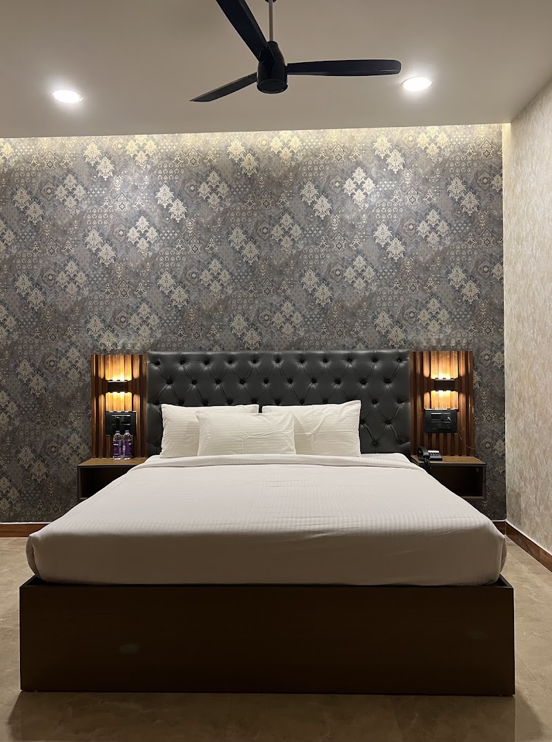 Hotel Continental Inn & Suites - Hotel Continental Inn & Suites, No 15, 1st Floor, Residency Road, near Suburaban Bus Stand, Nazarbad, Mysuru, Karnataka 570010, India