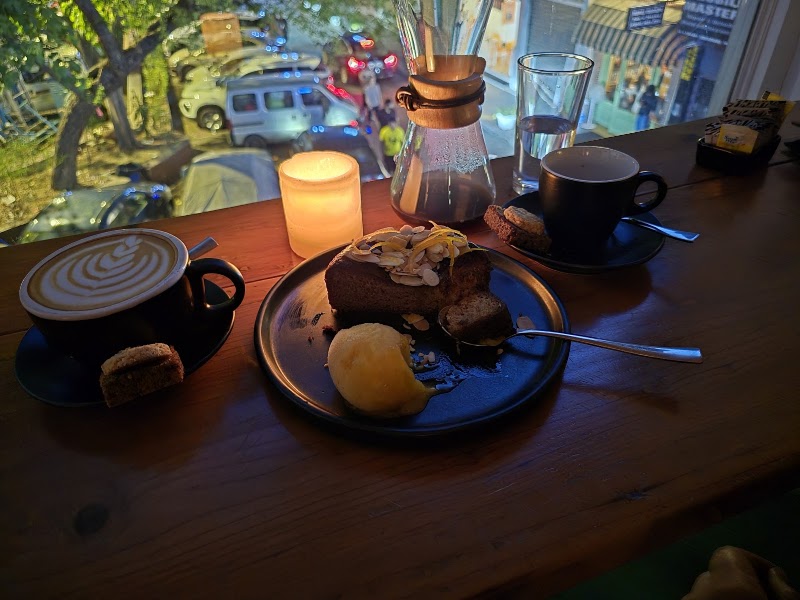 Perch Wine & Coffee Bar - Perch Wine & Coffee Bar 71, Khan Market, Rabindra Nagar, New Delhi, Delhi 110003, India