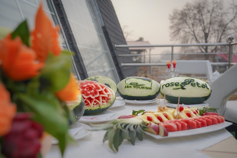 Hotel Rose Petal - Hotel Rose Petal, 56, near joggers park, Rajbagh, Srinagar, 190008