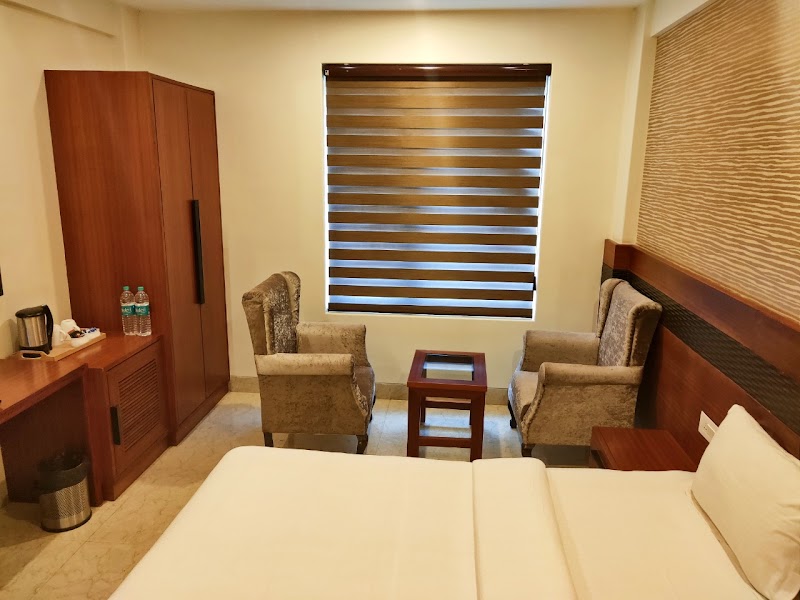 Holy River Hotel - Holy River Hotel Laxman Jhula Rd, Tapovan, Rishikesh, Jonk, Uttarakhand 249192, India