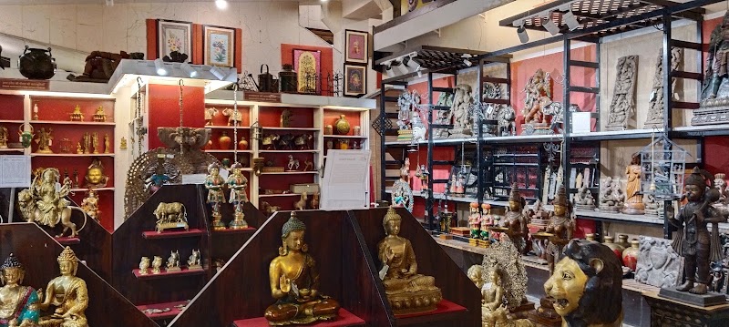 Central Cottage Industries Emporium - Central Cottage Industries Emporium Gate No 3, Jawahar Vyapar Bhawan, Janpath Rd, beside The Eastern Court Janpath Metro Station, HC Mathur Lane, New Delhi, Delhi 110001, India
