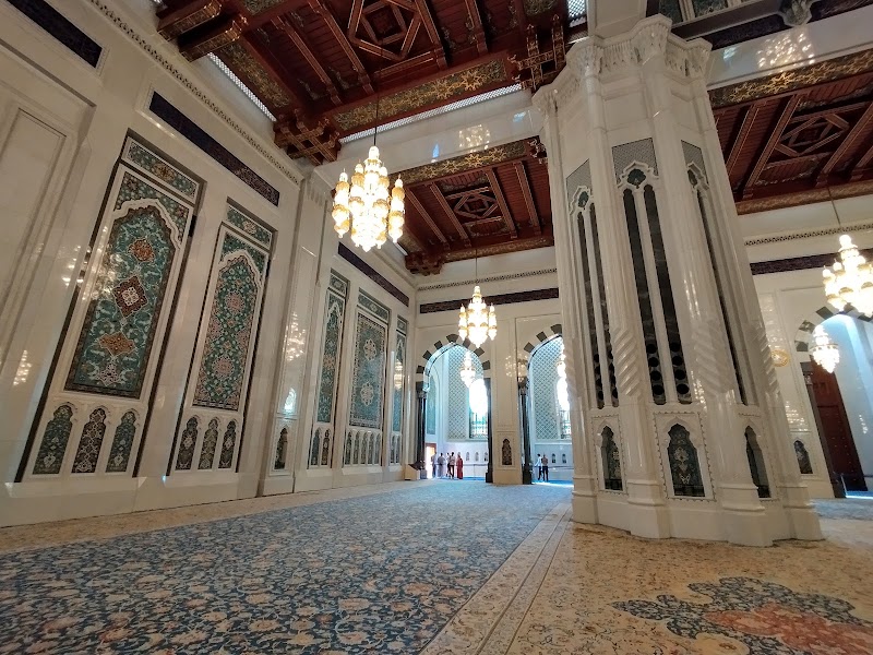 Sultan Qaboos Grand Mosque - Sultan Qaboos Grand Mosque Sultan Qaboos St, Muscat, Oman