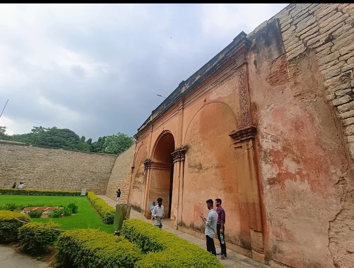Bengaluru Fort - Bengaluru Fort XH7G+49C, Krishna Rajendra Rd, New Tharagupet, Bengaluru, Karnataka 560002, India