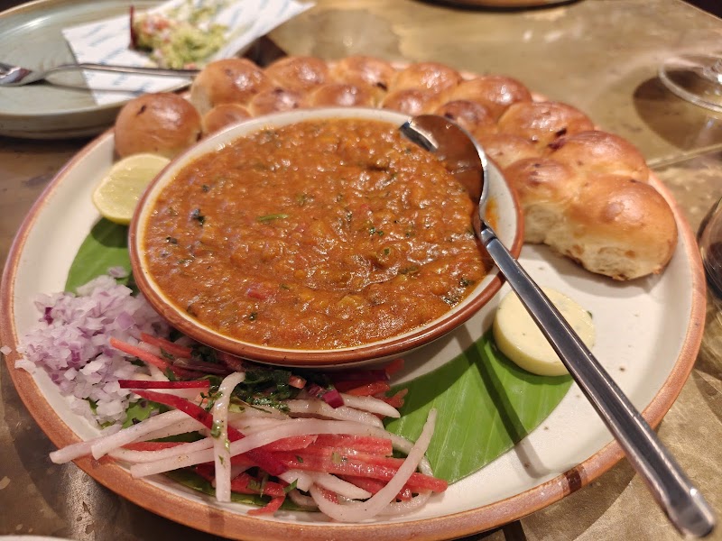 Comorin - Comorin 101, First Floor, Two Horizon Center, Horizon Colony, DLF Phase 5, Sector 43, Gurugram, Haryana 122009, India