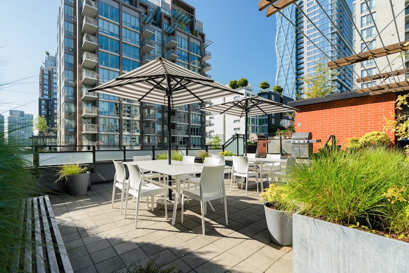 Level Vancouver Yaletown - Seymour - Level Vancouver Yaletown - Seymour 1022 Seymour St, Vancouver, BC V6B 0G1, Canada