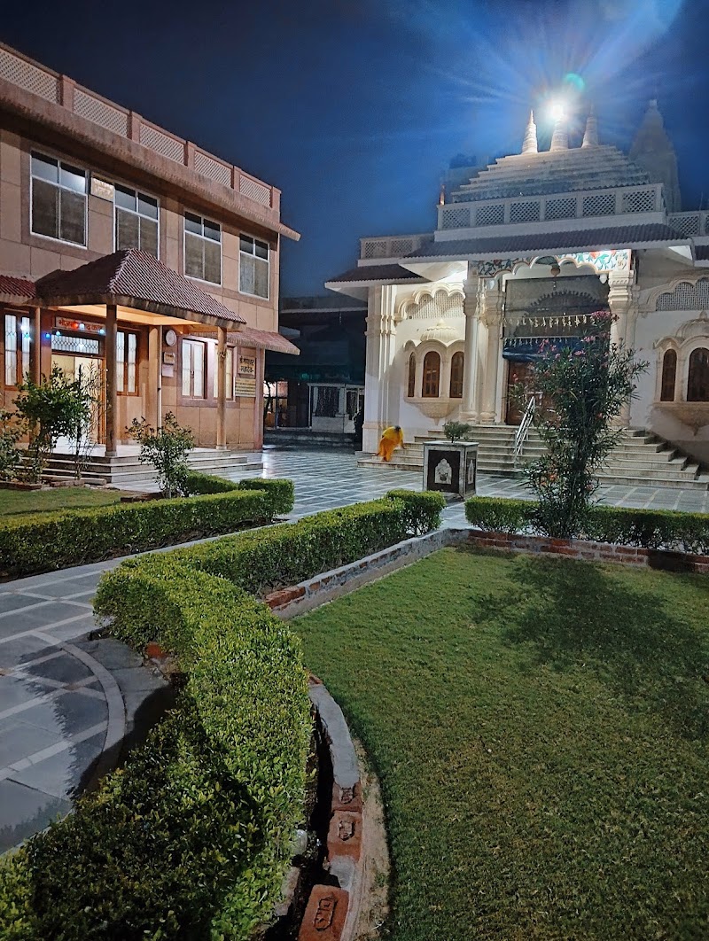 Anand dham gaudiya ashram - Anand dham gaudiya ashram, Sri Premanand Rd, near Gouri Gopal Vraddhashram, Chaitanya Vihar, Vrindavan, Rajpur Khadar, Uttar Pradesh 281121, India