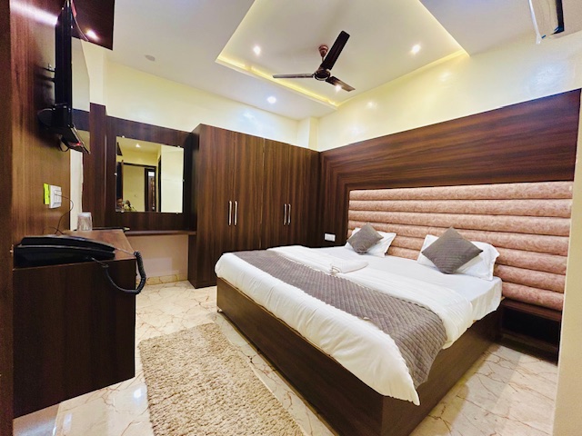 Hotel R K Palace - Hotel R K Palace, Sant Kabir Rd, Kotwali, Varanasi, Uttar Pradesh 221001, India