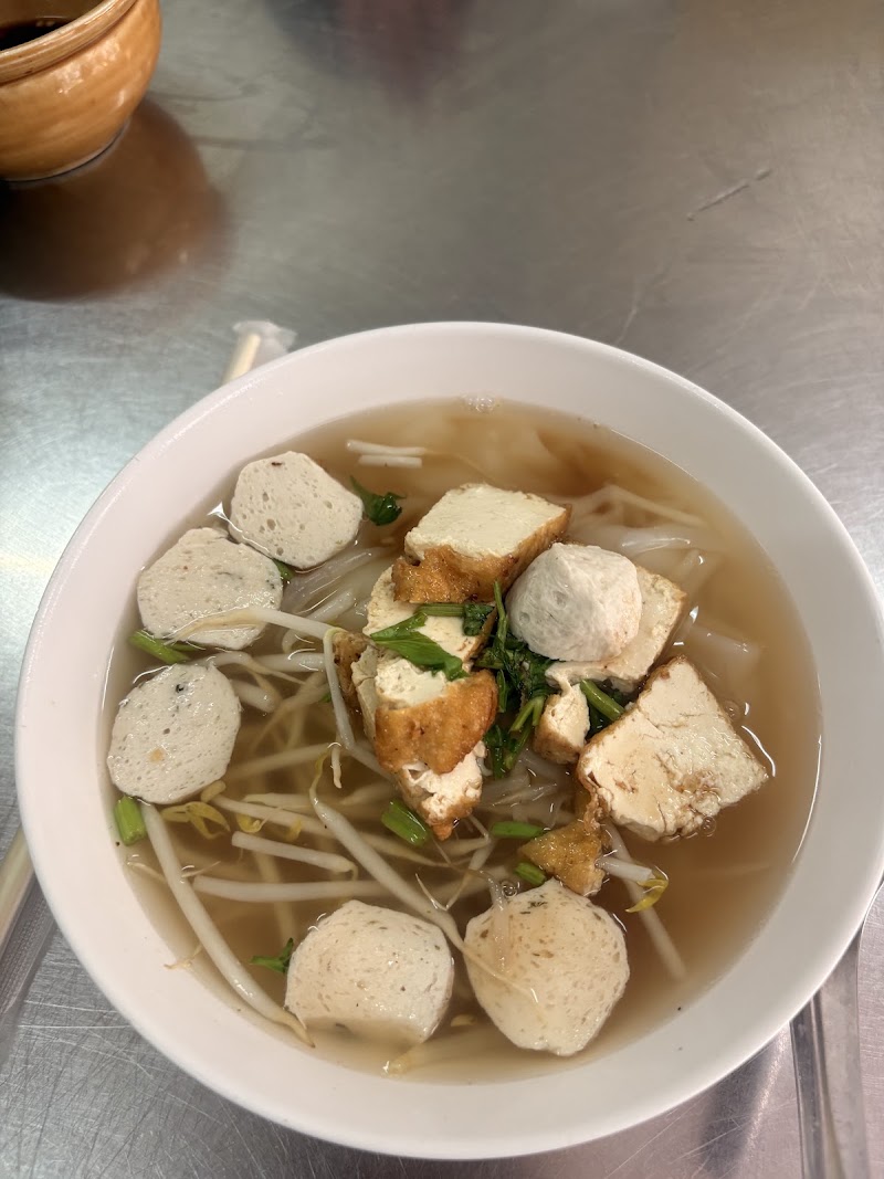 Vegetarian Healthy Food Restaurant - Vegetarian Healthy Food Restaurant 283, 285 Thanon Tanao, Khwaeng Sao Chingcha, Khet Phra Nakhon, Krung Thep Maha Nakhon 10200, Thailand
