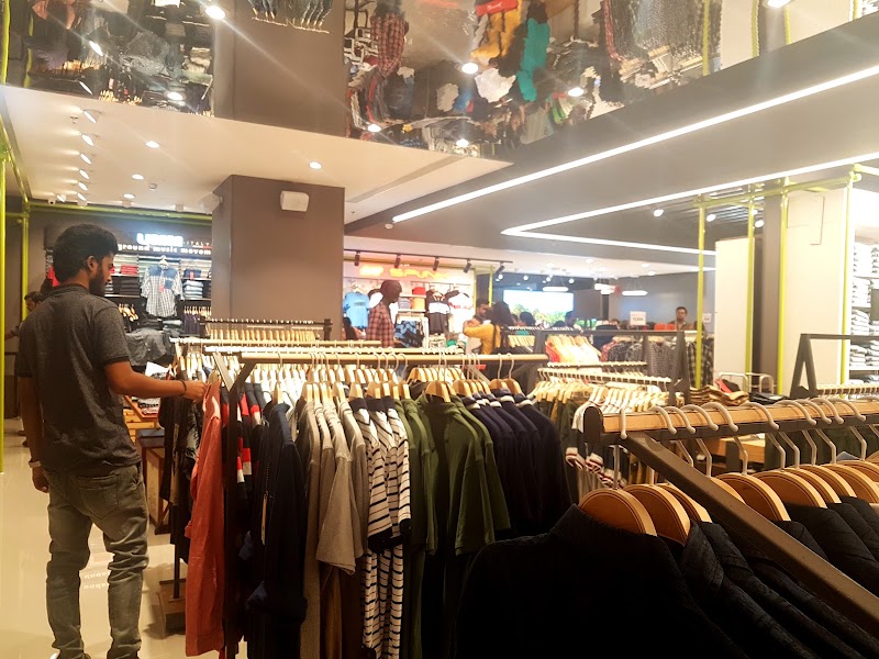 Central Mall - Central Mall Palayam - Airv mmport Road, Pattoor - Vanchiyoor Rd, Vanchiyoor, Thiruvananthapuram, Kerala 695035, India
